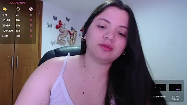 Snapshot of Sarahros1 chatting on 02-04-25, 04:59 Sarahros1 online show from 02-04-25, 04:59