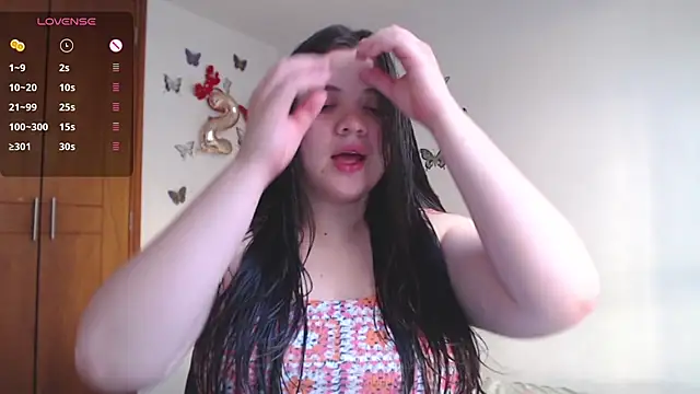 Snapshot of Sarahros1 chatting on 03-10-25, 10:55 Sarahros1 online show from 03-10-25, 10:55
