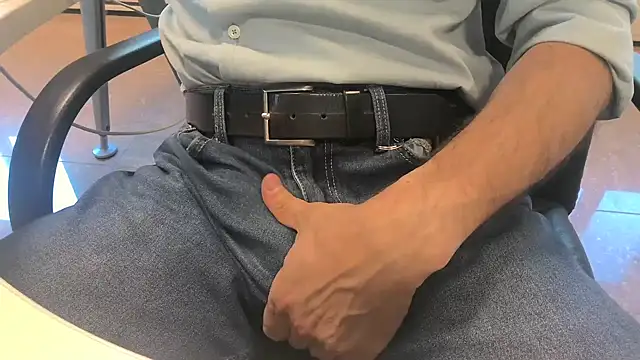 alessandroman2114 online show from 04-30-26, 04:35