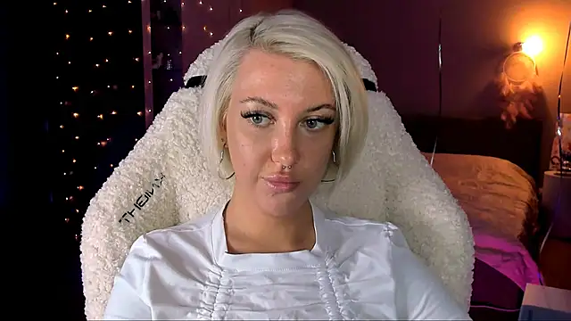 Snapshot of tykioty_Miley chatting on 12-14-24, 03:25 tykioty Miley online show from 12-14-24, 03:25