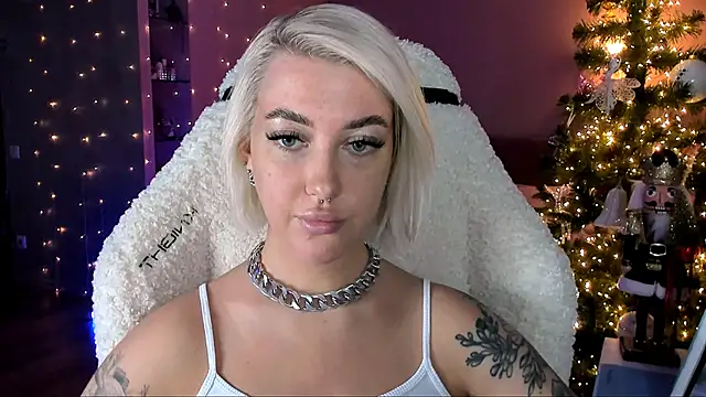 Snapshot of tykioty_Miley chatting on 12-29-24, 11:29 tykioty Miley online show from 12-29-24, 11:29