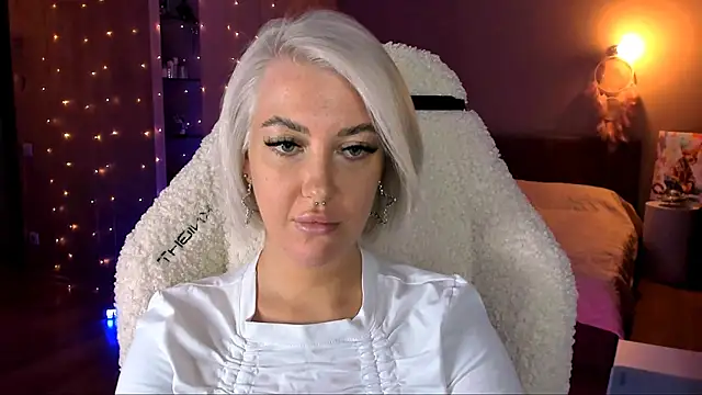 Snapshot of tykioty_Miley chatting on 01-24-25, 01:25 tykioty Miley online show from 01-24-25, 01:25