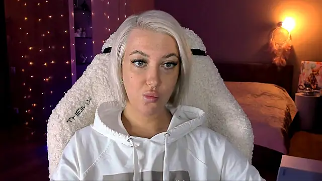 Snapshot of tykioty_Miley chatting on 01-29-25, 02:10 tykioty Miley online show from 01-29-25, 02:10