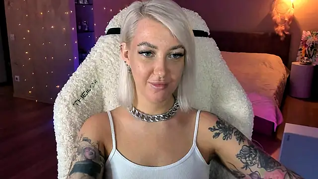 Snapshot of tykioty_Miley chatting on 11-09-25, 11:30 tykioty Miley online show from 11-09-25, 11:30