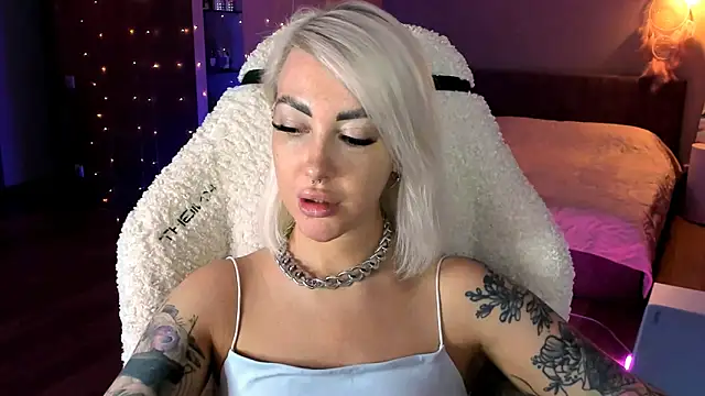 Snapshot of tykioty_Miley chatting on 12-03-25, 03:21 tykioty Miley online show from 12-03-25, 03:21