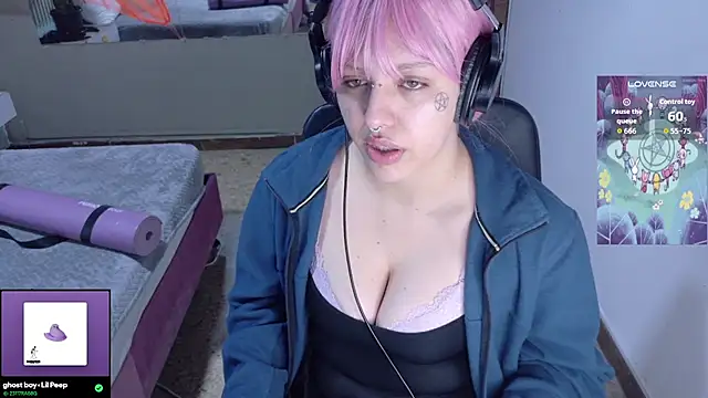 Eli666uwu online show from 10-20-25, 04:07