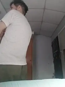 Snapshot of nicedick_bro chatting on 12-17-25, 03:34 nicedick bro online show from 12-17-25, 03:34