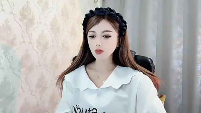 Snapshot of VIWVI chatting on 01-18-25, 12:15 VIWVI online show from 01-18-25, 12:15