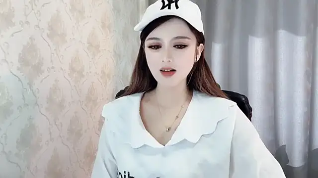 Snapshot of VIWVI chatting on 03-04-25, 02:17 VIWVI online show from 03-04-25, 02:17
