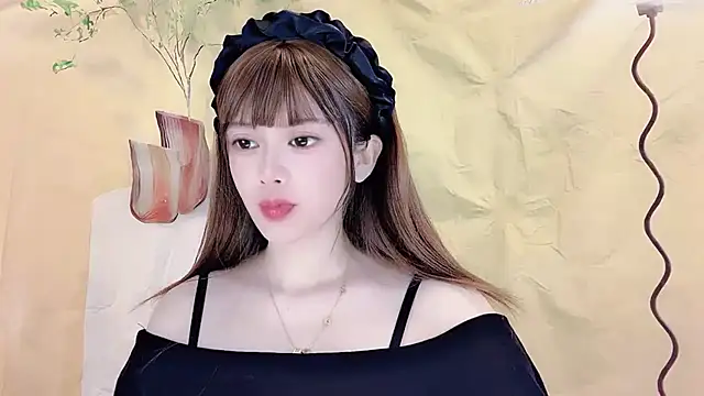 Snapshot of VIWVI chatting on 10-23-25, 04:23 VIWVI online show from 10-23-25, 04:23