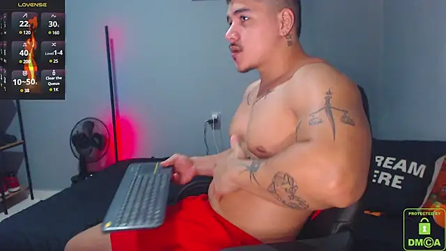 Snapshot of paulo_allen chatting on 02-06-25, 01:21 paulo allen online show from 02-06-25, 01:21