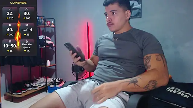 Snapshot of paulo_allen chatting on 03-11-25, 01:01 paulo allen online show from 03-11-25, 01:01