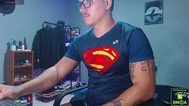 Snapshot of paulo_allen chatting on 03-12-25, 02:01 paulo allen online show from 03-12-25, 02:01