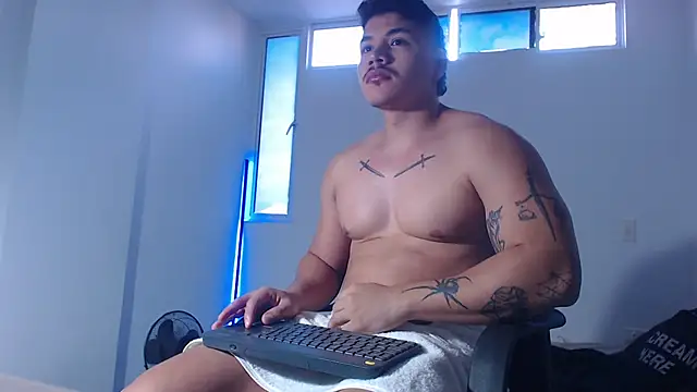 Snapshot of paulo_allen chatting on 11-06-25, 12:39 paulo allen online show from 11-06-25, 12:39