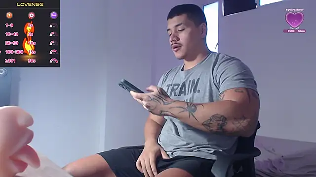 Snapshot of paulo_allen chatting on 03-14-26, 01:38 paulo allen online show from 03-14-26, 01:38