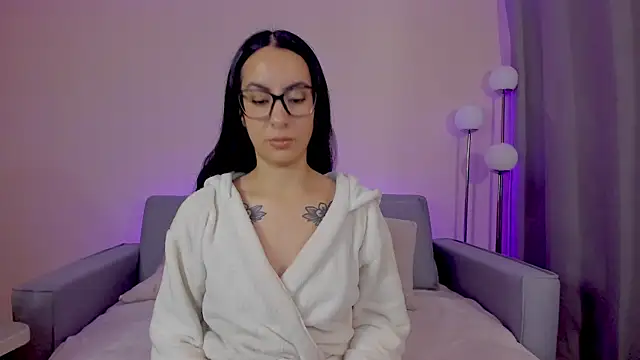 miadaniells hot online show from 04-21-26, 12:00