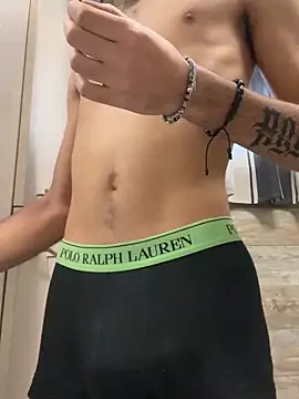 Snapshot of LukonPorn chatting on 03-14-25, 09:35 LukonPorn online show from 03-14-25, 09:35