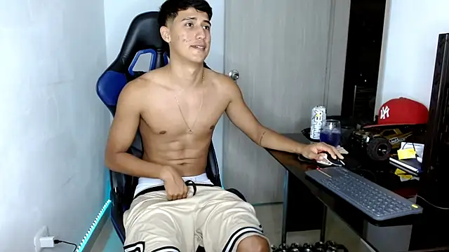 Snapshot of Juan_da01 chatting on 03-10-25, 03:12 Juan da01 online show from 03-10-25, 03:12