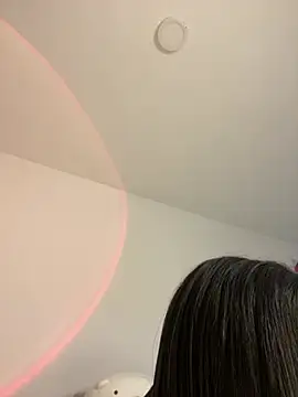 Snapshot of montmariana chatting on 02-06-25, 01:05 montmariana online show from 02-06-25, 01:05