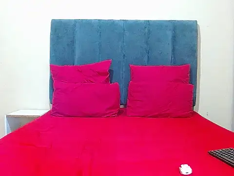 Snapshot of curvycloe1 chatting on 05-31-26, 06:42 curvycloe1 online show from 05-31-26, 06:42