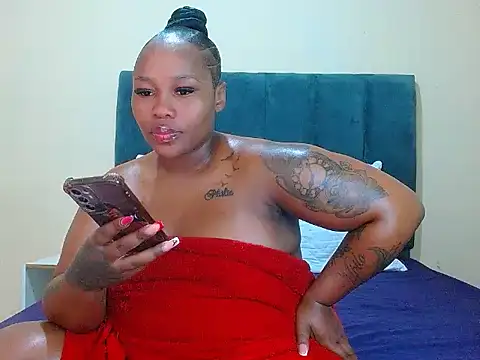 Snapshot of curvycloe1 chatting on 06-03-26, 12:19 curvycloe1 online show from 06-03-26, 12:19