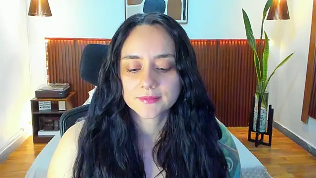 Snapshot of KatherineBond chatting on 11-03-25, 07:59 KatherineBond online show from 11-03-25, 07:59