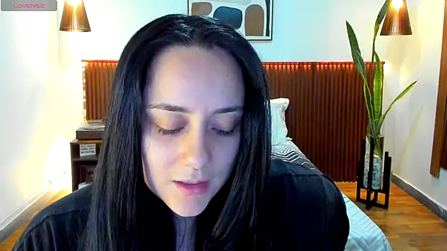 Snapshot of KatherineBond chatting on 11-13-25, 07:13 KatherineBond online show from 11-13-25, 07:13