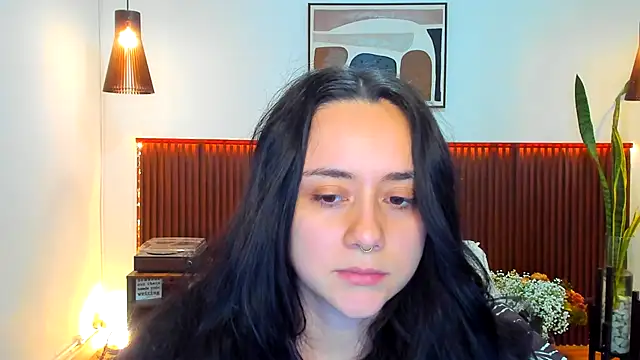 Snapshot of KatherineBond chatting on 12-18-25, 07:09 KatherineBond online show from 12-18-25, 07:09