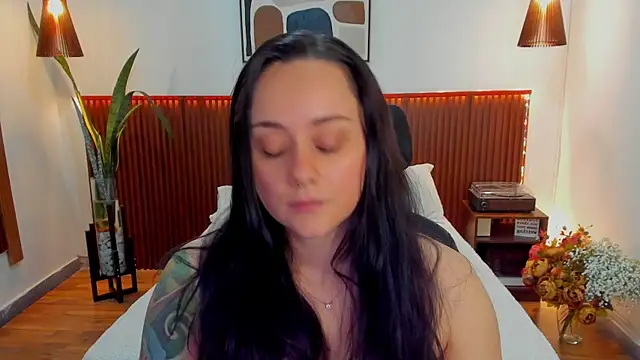 Snapshot of KatherineBond chatting on 01-12-26, 07:08 KatherineBond online show from 01-12-26, 07:08