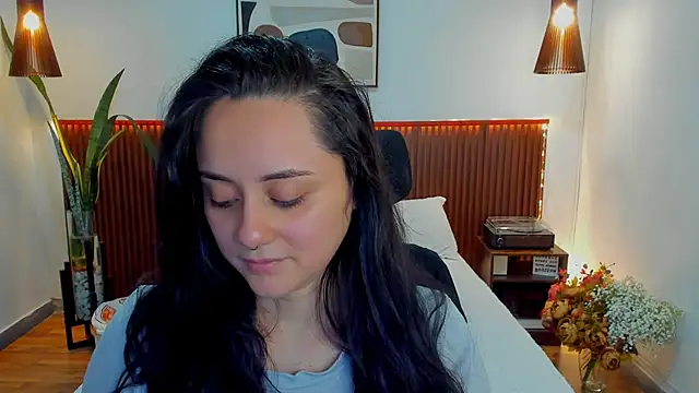 Snapshot of KatherineBond chatting on 01-13-26, 07:52 KatherineBond online show from 01-13-26, 07:52