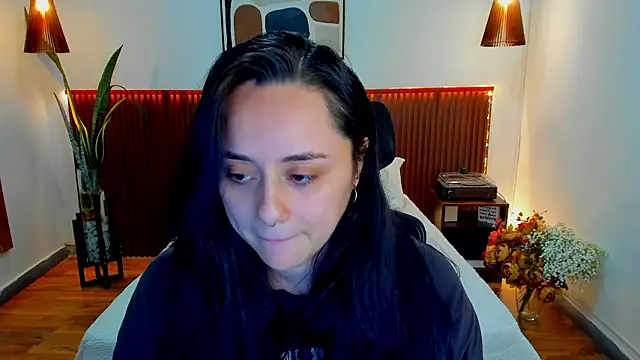 Snapshot of KatherineBond chatting on 01-16-26, 08:35 KatherineBond online show from 01-16-26, 08:35