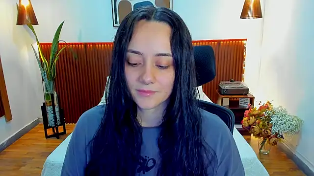 Snapshot of KatherineBond chatting on 01-17-26, 08:01 KatherineBond online show from 01-17-26, 08:01