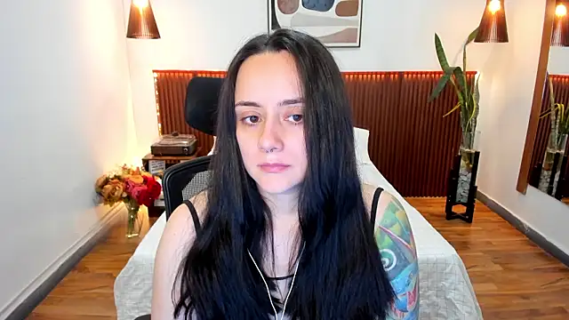 Snapshot of KatherineBond chatting on 01-31-26, 08:18 KatherineBond online show from 01-31-26, 08:18