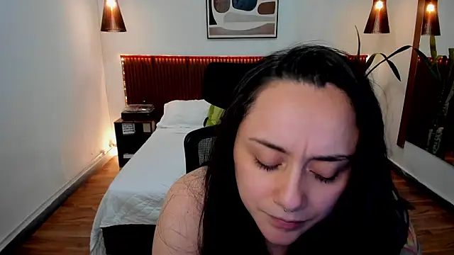 Snapshot of KatherineBond chatting on 02-09-26, 07:18 KatherineBond online show from 02-09-26, 07:18