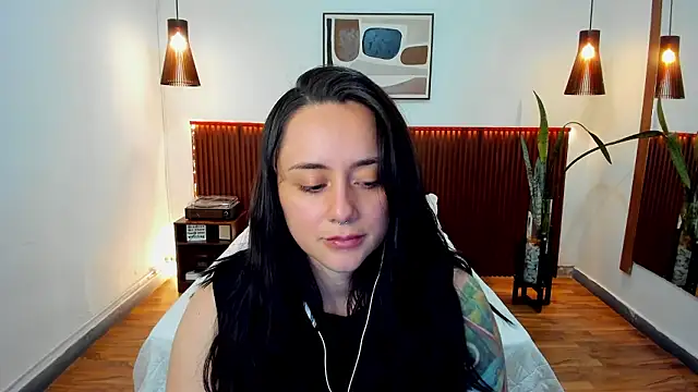 Snapshot of KatherineBond chatting on 02-13-26, 06:15 KatherineBond online show from 02-13-26, 06:15