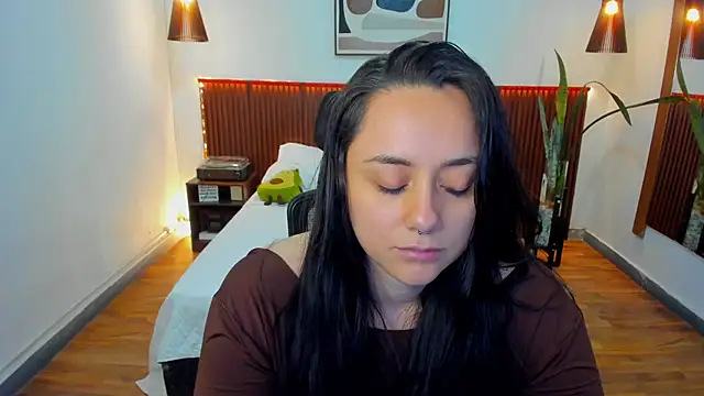 Snapshot of KatherineBond chatting on 02-17-26, 06:36 KatherineBond online show from 02-17-26, 06:36