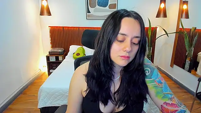 Snapshot of KatherineBond chatting on 03-03-26, 06:36 KatherineBond online show from 03-03-26, 06:36