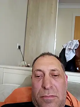 Snapshot of meateater1 chatting on 11-19-25, 10:26 meateater1 online show from 11-19-25, 10:26