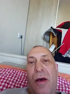 Snapshot of meateater1 chatting on 12-19-25, 11:17 meateater1 online show from 12-19-25, 11:17