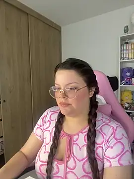 Gabiwaifu online show from 10-25-25, 10:26