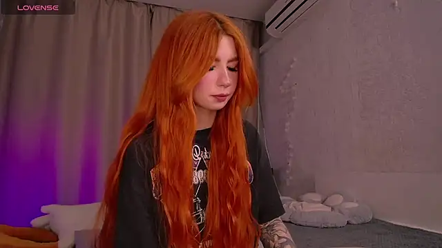 Snapshot of Evaa_Moonn_ chatting on 03-10-25, 09:10 Evaa Moonn online show from 03-10-25, 09:10