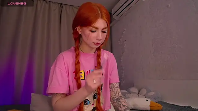 Snapshot of Evaa_Moonn_ chatting on 03-17-25, 12:41 Evaa Moonn online show from 03-17-25, 12:41