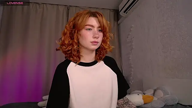 Snapshot of Evaa_Moonn_ chatting on 10-13-25, 05:40 Evaa Moonn online show from 10-13-25, 05:40