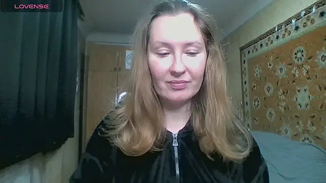 AnnaXLovers online show from 12-15-25, 02:54