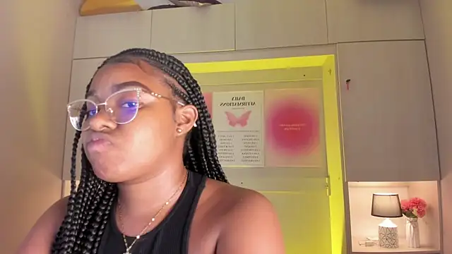 tamaraa smiith online show from 03-08-26, 02:04