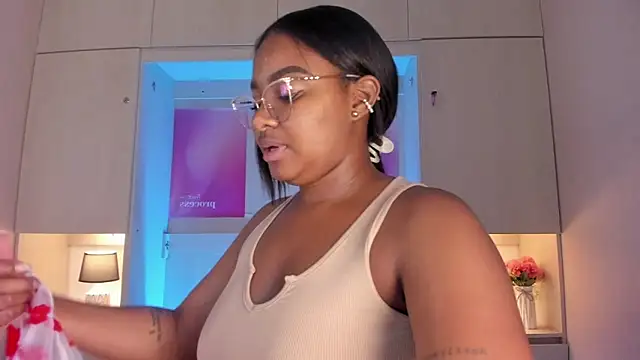 tamaraa smiith online show from 04-28-26, 07:41