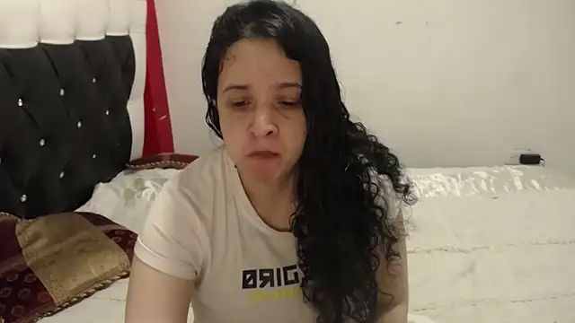 Katty Bones online show from 11-05-25, 01:33