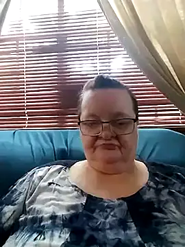 Snapshot of Bayou_Woman68 chatting on 11-15-25, 07:54 Bayou Woman68 online show from 11-15-25, 07:54