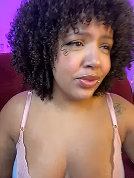 Snapshot of 99_Lilith chatting on 06-18-26, 12:33 99 Lilith online show from 06-18-26, 12:33