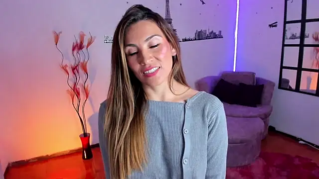 Snapshot of Elizabeth_taylor_b chatting on 02-05-26, 10:58 Elizabeth taylor b online show from 02-05-26, 10:58